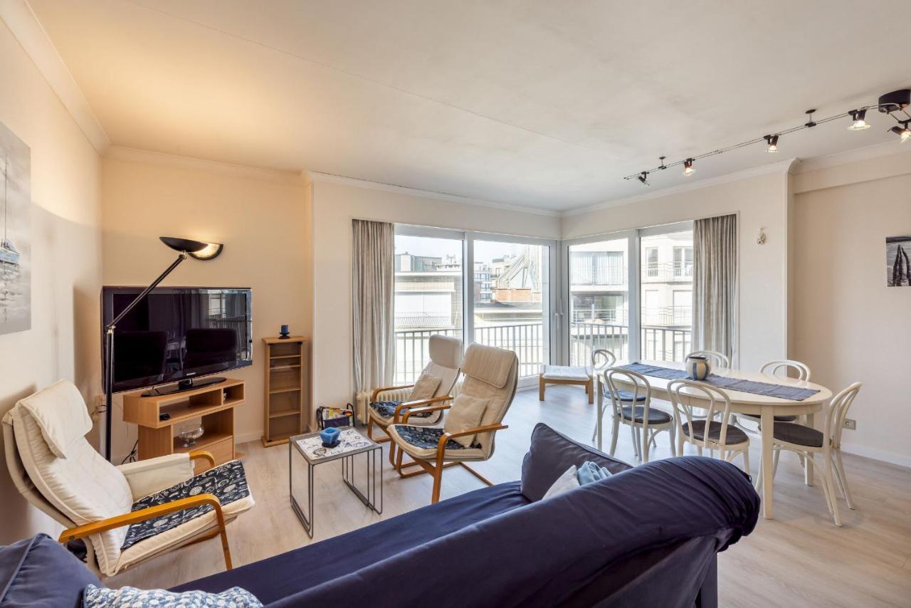 Zonnig En Gezellig Appartement Met Zijdelings Zeezicht En Zwembad In 코크시데 외부 사진