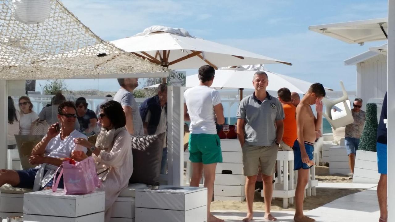 Zonnig En Gezellig Appartement Met Zijdelings Zeezicht En Zwembad In 코크시데 외부 사진